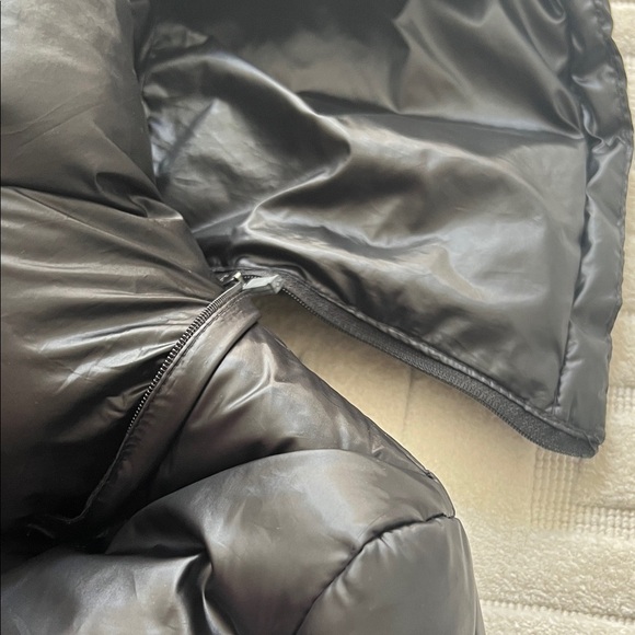 DKNY Women's Black Puffer Jacket SIZE XS - Picture 5 of 10